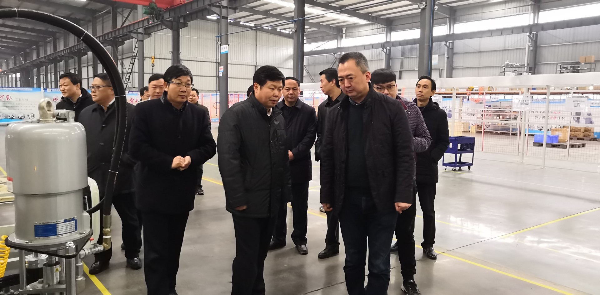 十堰市委副书记、市镉K新武莅(f)公司考察调研